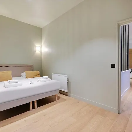 Designer 2br6p - Madeleinehaussmann *