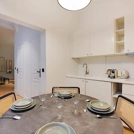 Designer 2br6p - Madeleinehaussmann